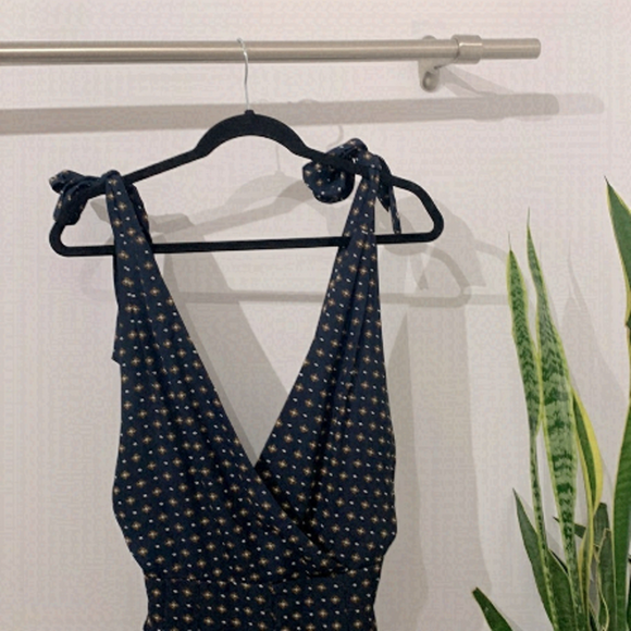 Jumpsuit print navy blue V neck Size Medium - Picture 1 of 10